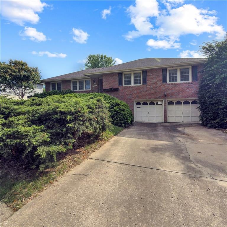 16009 37th Ter, Independence, MO 64055