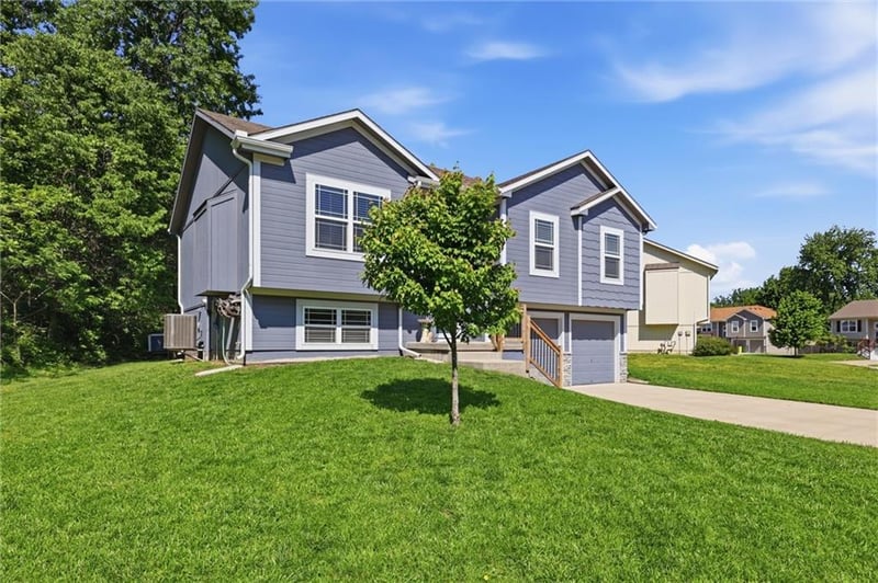 403 Timbercreek Dr, Belton, MO 64012