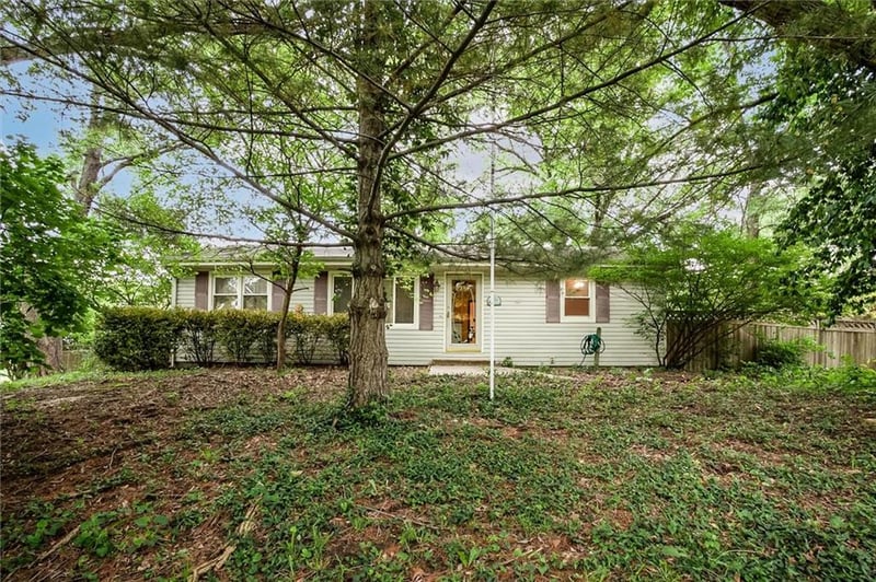 1203 Western St, Leavenworth, KS 66048