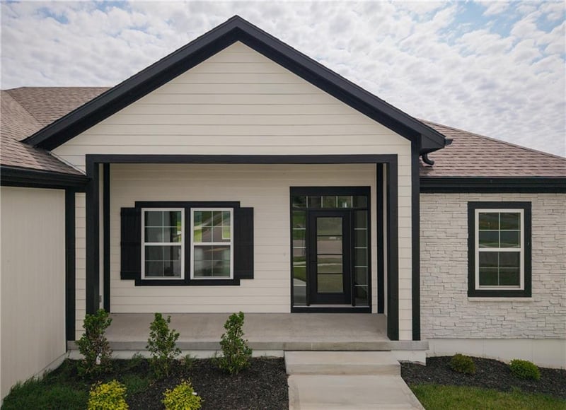 2211 Prairie Creek Dr, Kearney, MO 64060