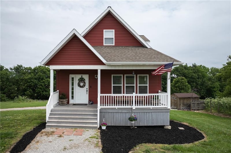 19015 White Oak Ln, Green Ridge, MO 65332