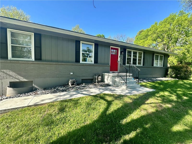 3437 NW Edgewater Trl, Kansas City, MO 64151