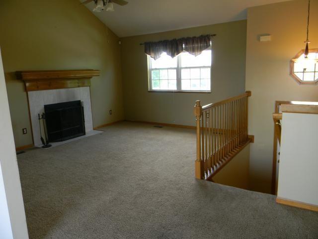 1904 Quail Ridge Dr, Liberty, MO 64068