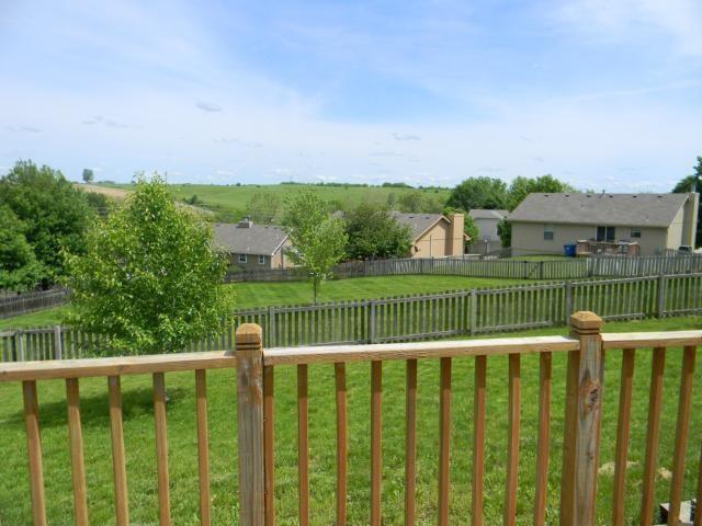 1904 Quail Ridge Dr, Liberty, MO 64068