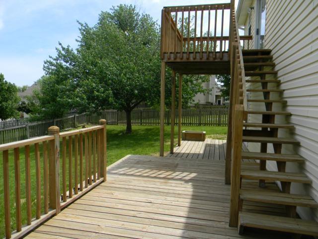 1904 Quail Ridge Dr, Liberty, MO 64068