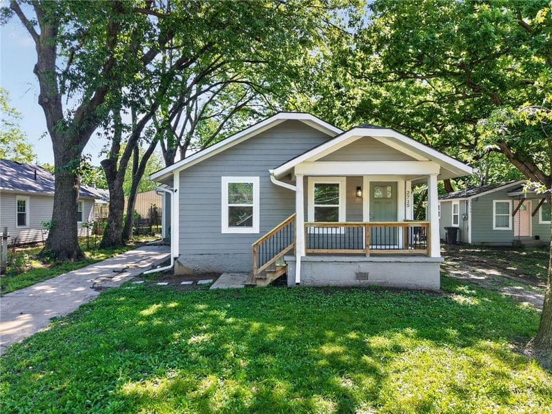 2715 37th St, Kansas City, KS 66106