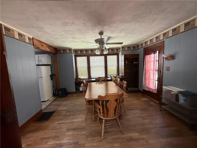 214 Miami St, Hiawatha, KS 66434