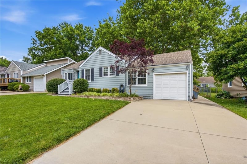 5239 Outlook St, Mission, KS 66202