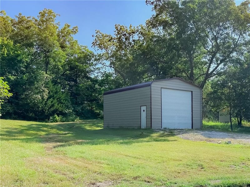 262 Sugar Lake Dr, Mound City, KS 66056