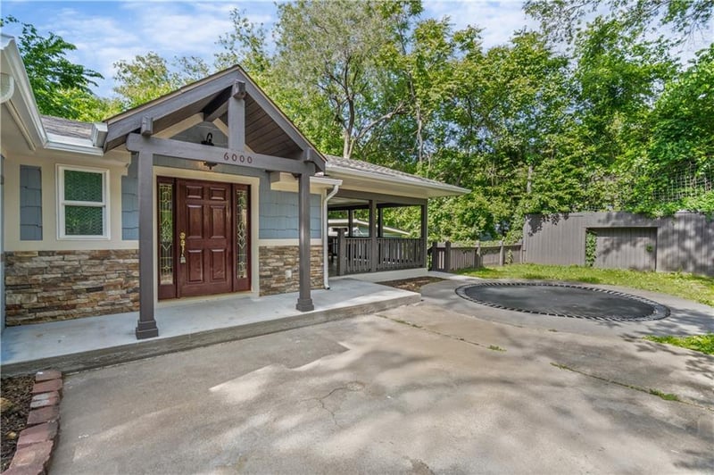 6000 E 10th St, Kansas City, MO 64126