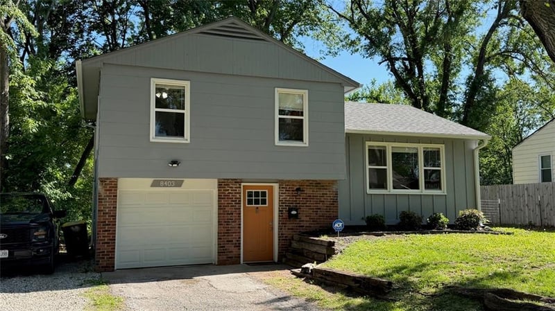 8403 110th St, Kansas City, MO 64134