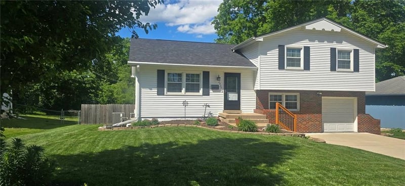 6400 73rd Ter, Overland Park, KS 66204