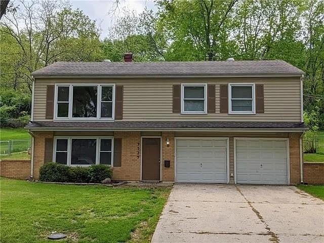 9929 Harrison St, Kansas City, MO 64131