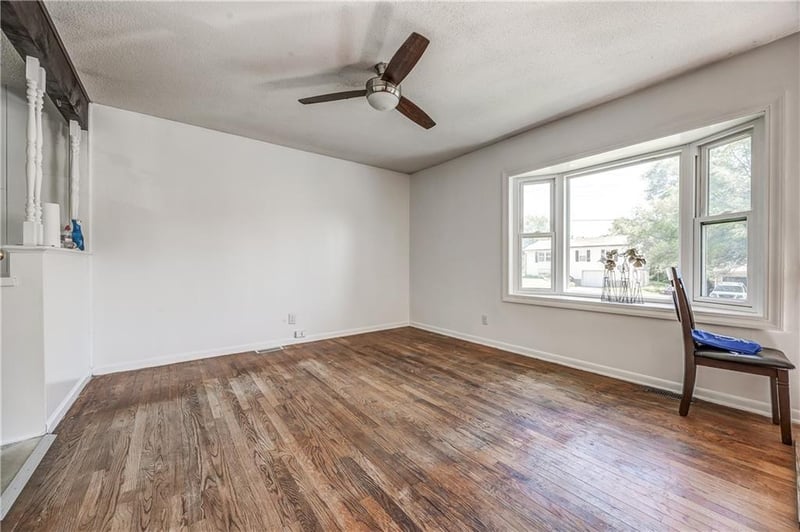 8266 Tauromee Ave, Kansas City, KS 66112