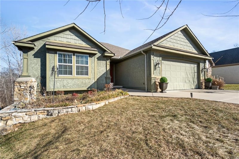 483 137th Pl, Bonner Springs, KS 66012