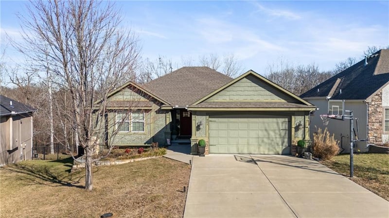 483 137th Pl, Bonner Springs, KS 66012