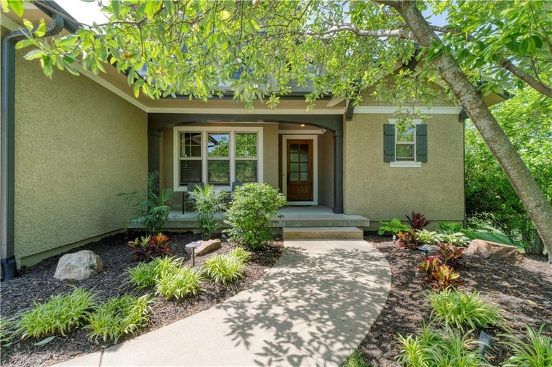 9511 W 161st Ter, Overland Park, KS 66085