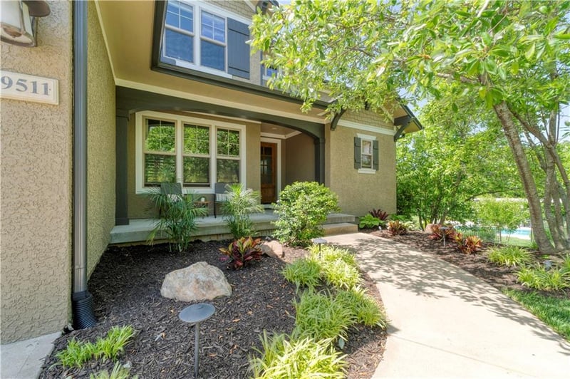 9511 W 161st Ter, Overland Park, KS 66085