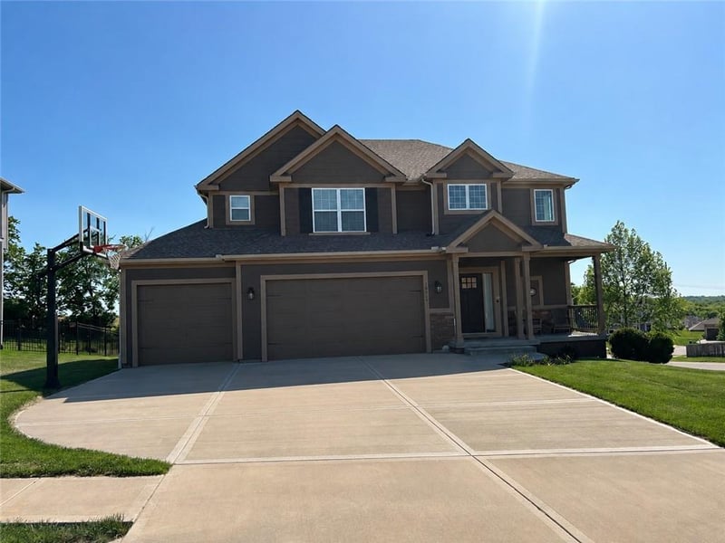 10000 Richmond Ave, Kansas City, MO 64157