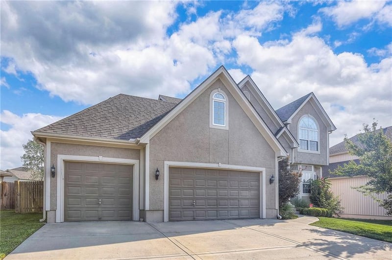 1121 Old Mill Rd, Independence, MO 64056