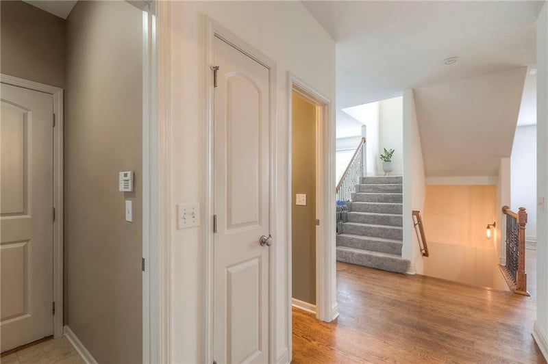 1121 Old Mill Rd, Independence, MO 64056