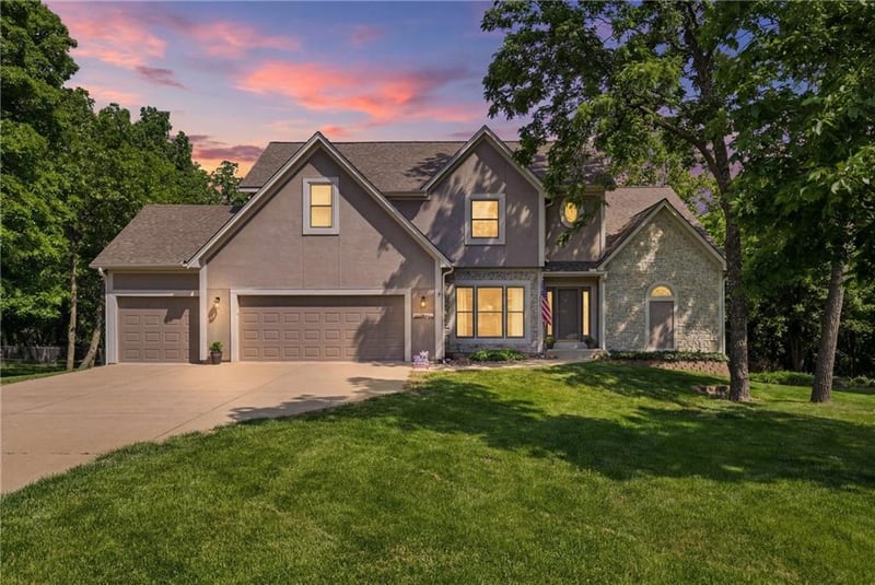 14760 Timber Ln, Bonner Springs, KS 66012