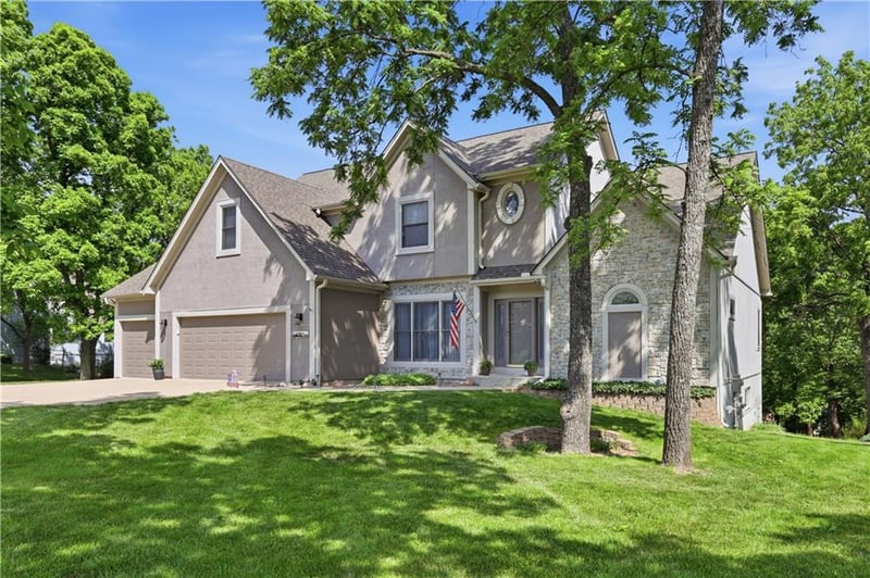 14760 Timber Ln, Bonner Springs, KS 66012