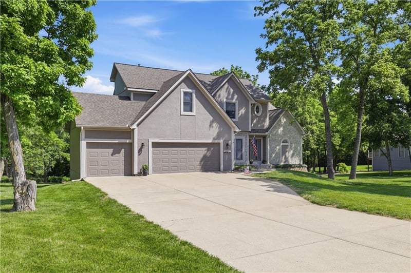 14760 Timber Ln, Bonner Springs, KS 66012