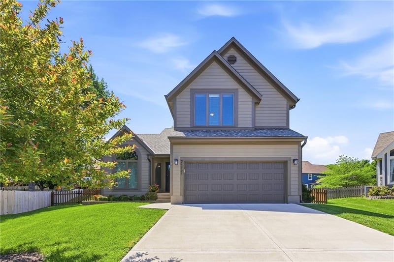 21721 52nd St, Shawnee, KS 66226