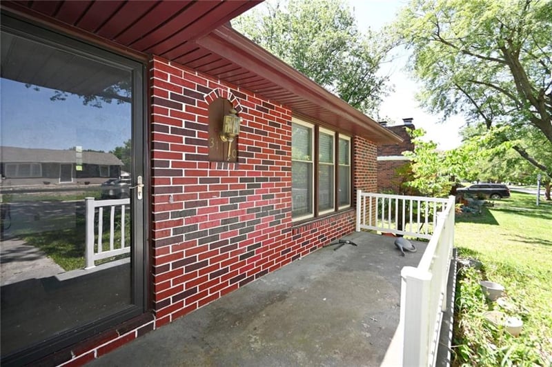 3110 Bristol St, St Joseph, MO 64506