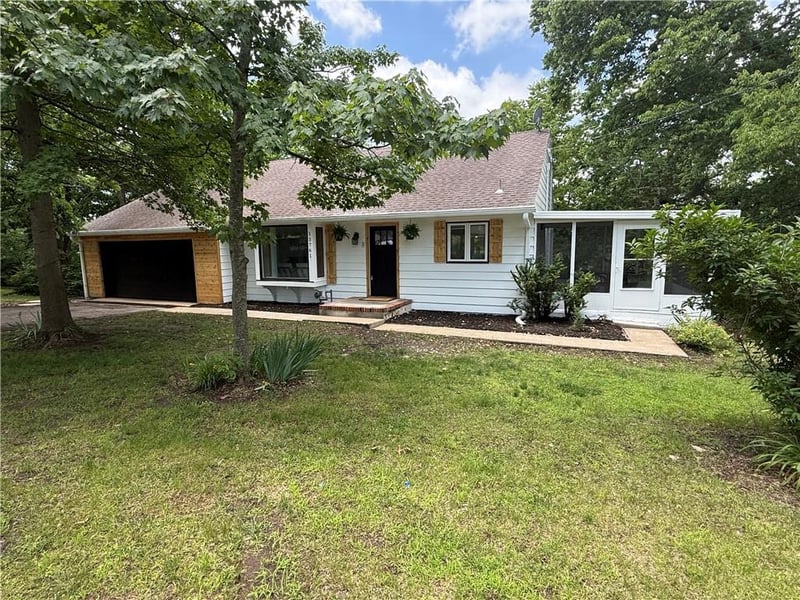13761 Lookout Dr, Kansas City, MO 64139
