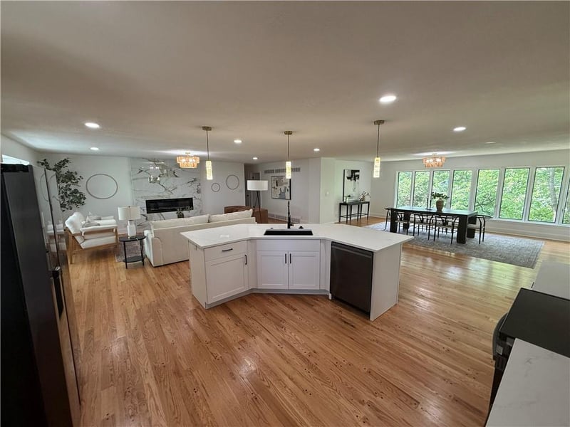 13761 Lookout Dr, Kansas City, MO 64139