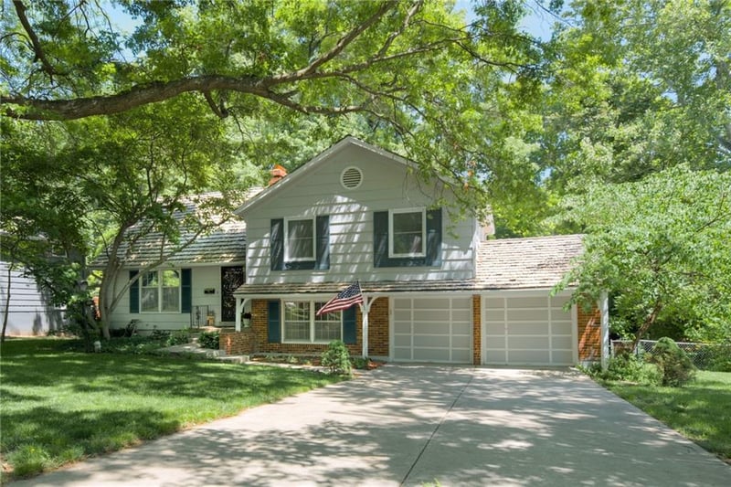 7225 Booth St, Prairie Village, KS 66208