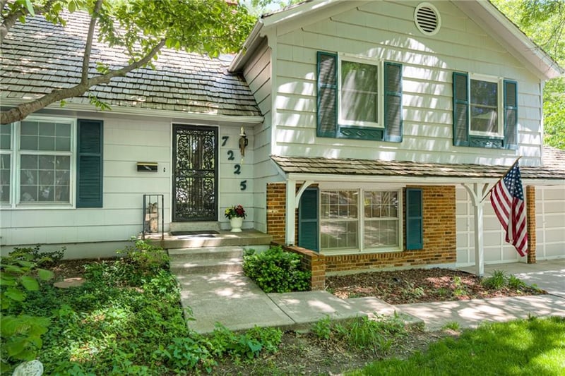 7225 Booth St, Prairie Village, KS 66208