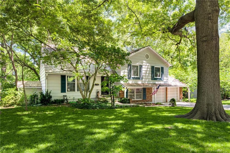 7225 Booth St, Prairie Village, KS 66208