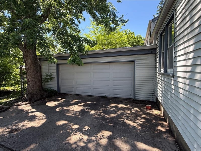 6701 77th Ter, Overland Park, KS 66204