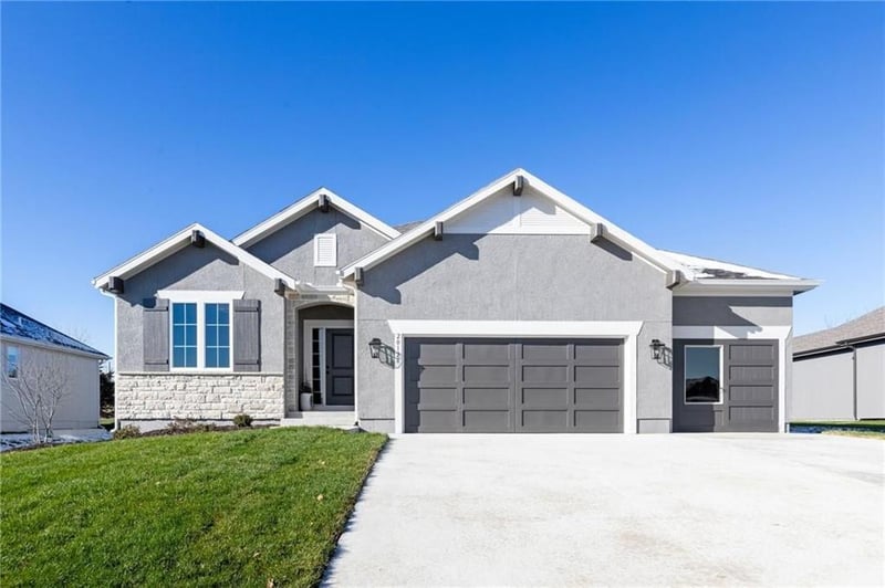 16763 Twilight Ln, Olathe, KS 66062
