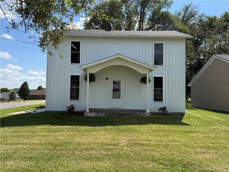 302 Little Brick Rd, Cameron, MO 64429