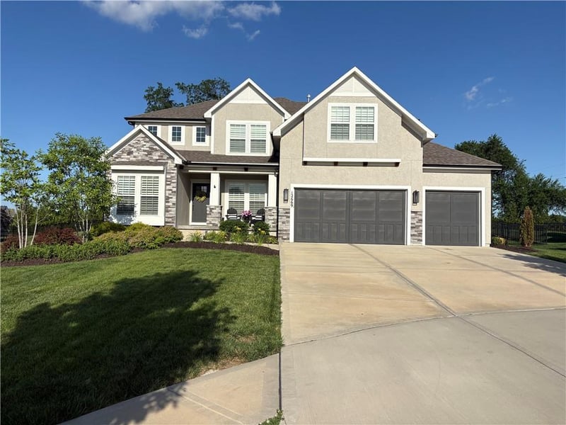 12669 Wrangler St, Olathe, KS 66061