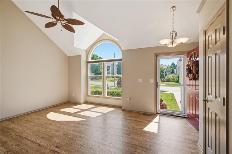 7324 N Richmond Ave, Kansas City, MO 64158