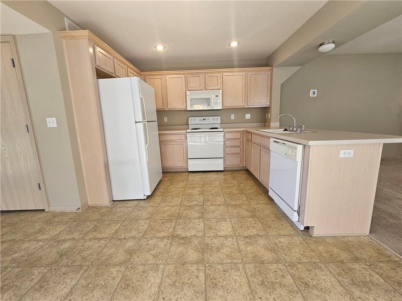 8341 Kensington Ave, Kansas City, MO 64119