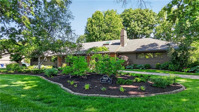 8608 Reinhardt Ln, Leawood, KS 66206