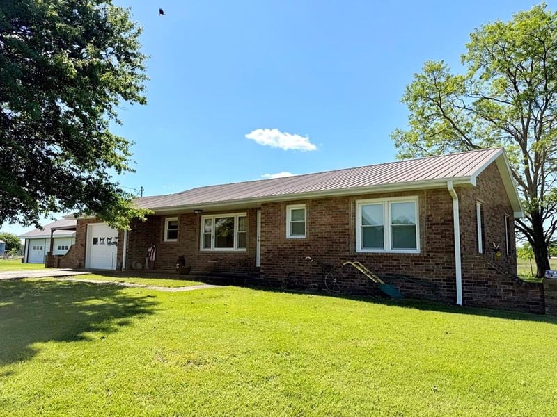 15703 b 2850 Rd, El Dorado Springs, MO 64744
