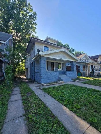 5611 Highland Ave, Kansas City, MO 64110