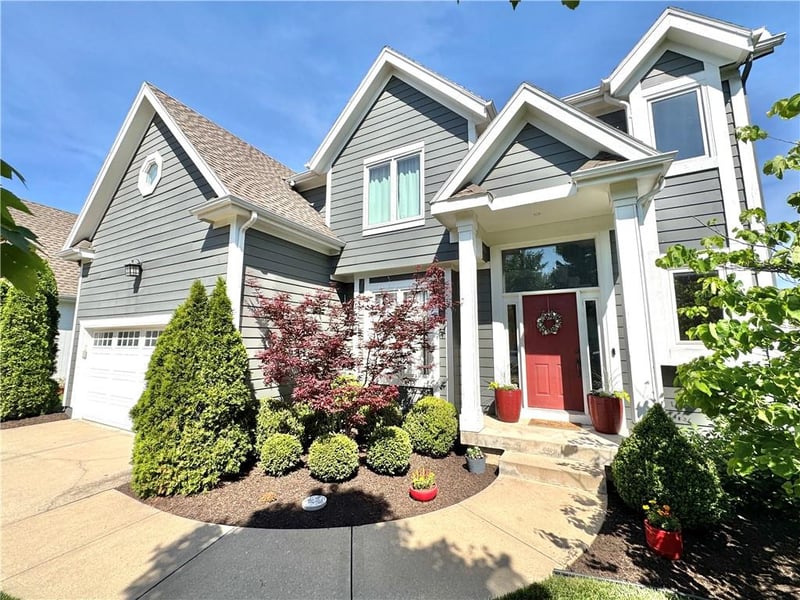 8306 128th St, Overland Park, KS 66213