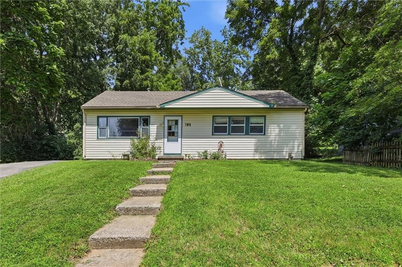 705 N 81st Ter, Kansas City, KS 66112