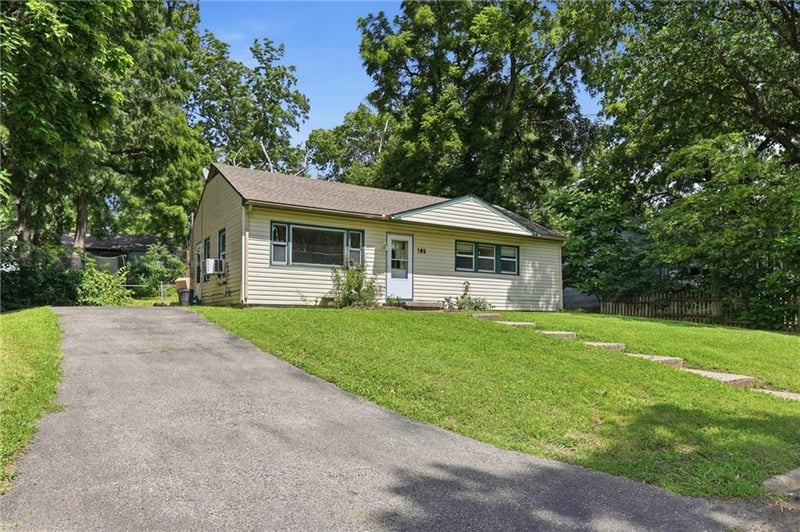 705 N 81st Ter, Kansas City, KS 66112