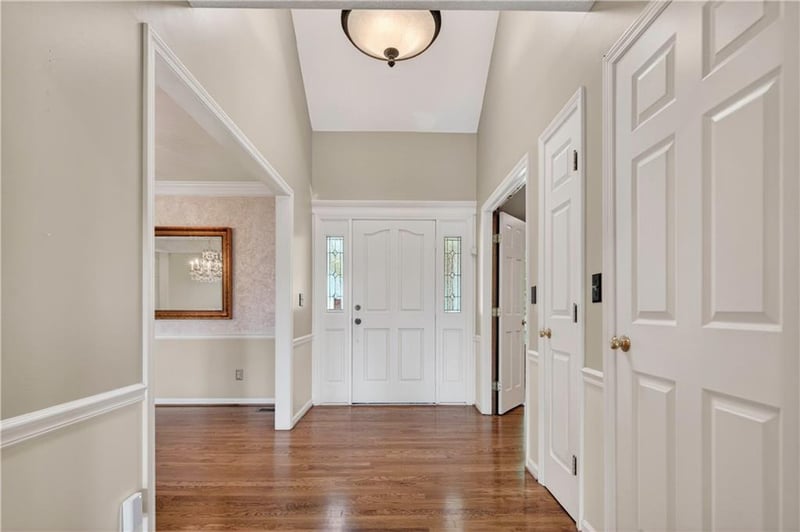 12216 Juniper St, Overland Park, KS 66209
