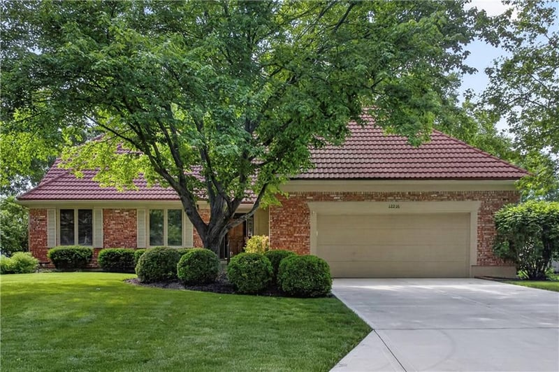 12216 Juniper St, Overland Park, KS 66209