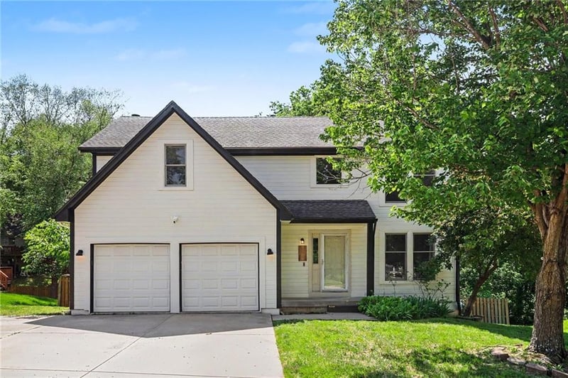 7106 N Holly Ct, Kansas City, MO 64118